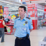 nhan-vien-bao-ve-sieu-thi-tttm