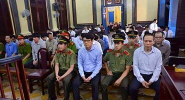 bat-nhan-vien-bao-ve-bi-ep-nghi-viec-xu-ly-the-nao