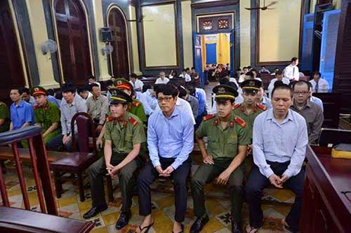 bat-nhan-vien-bao-ve-bi-ep-nghi-viec-xu-ly-the-nao